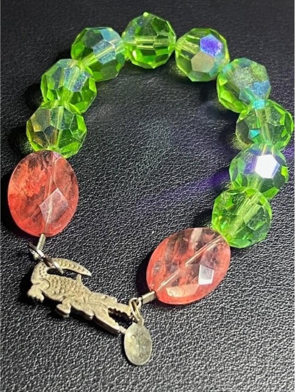 B4522 VTG Statement Beaded Bracelet Alligator  Sterling Silver Clasp Green 7.5"